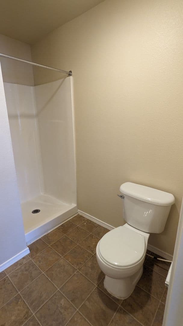Salem Apartment: 4420-4455 Seaton Lane NE