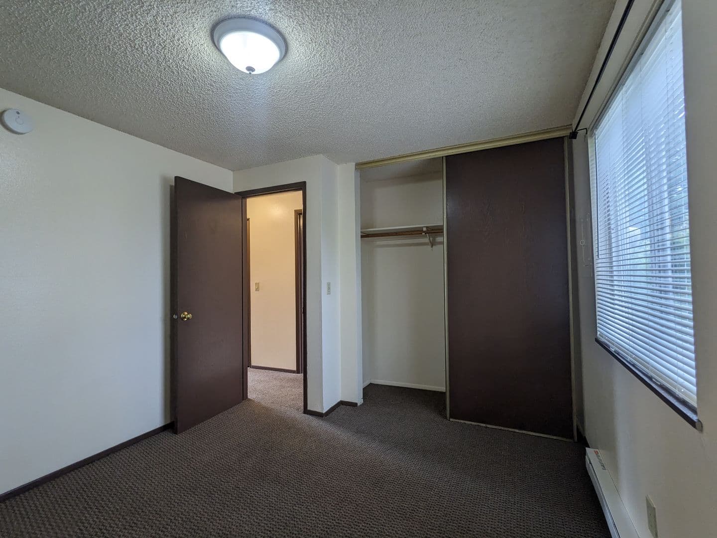 Portland Apartment: 4039 SE Holgate Blvd