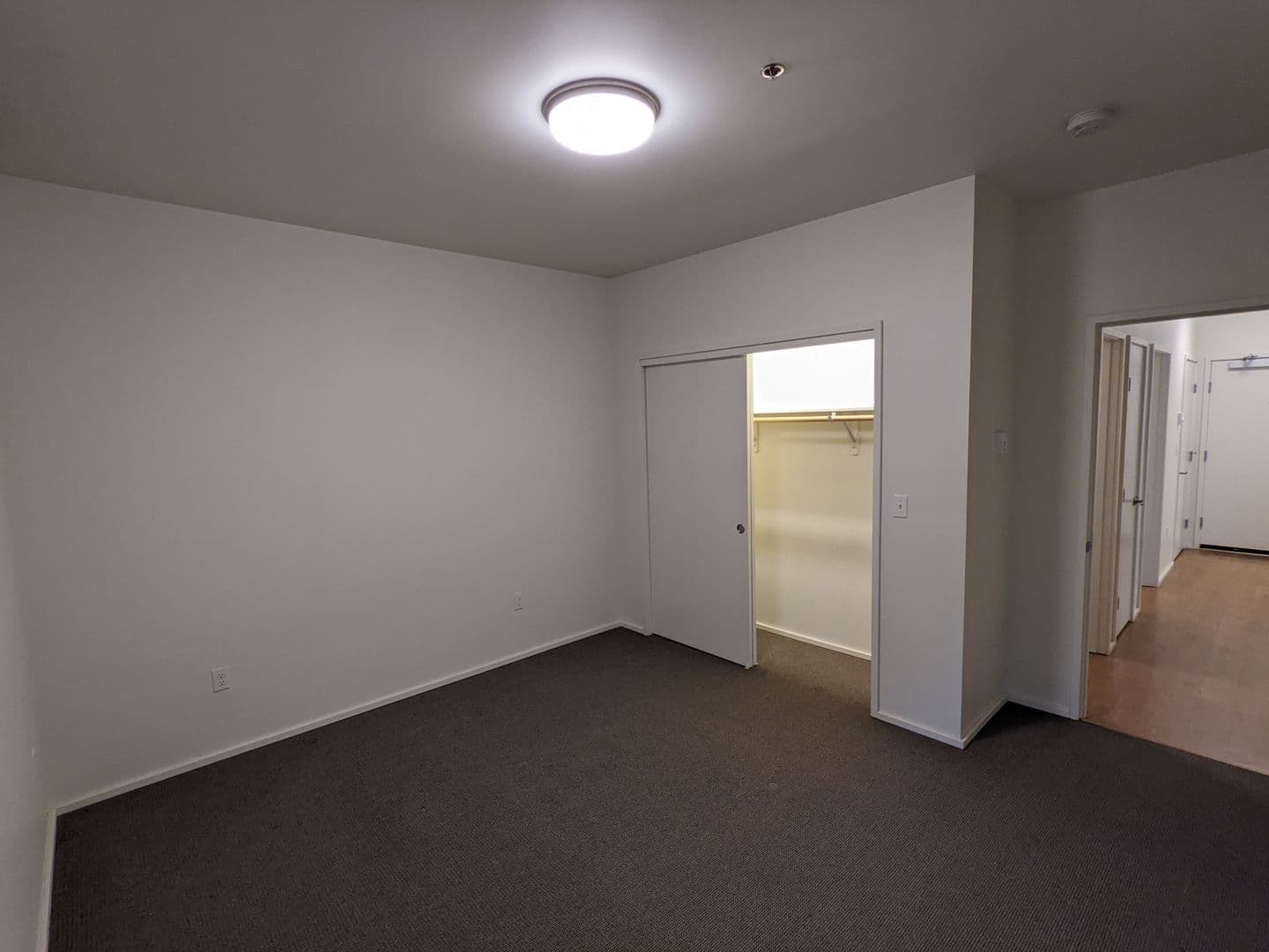 Portland Apartment: 3939 S Viewpoint Terrace