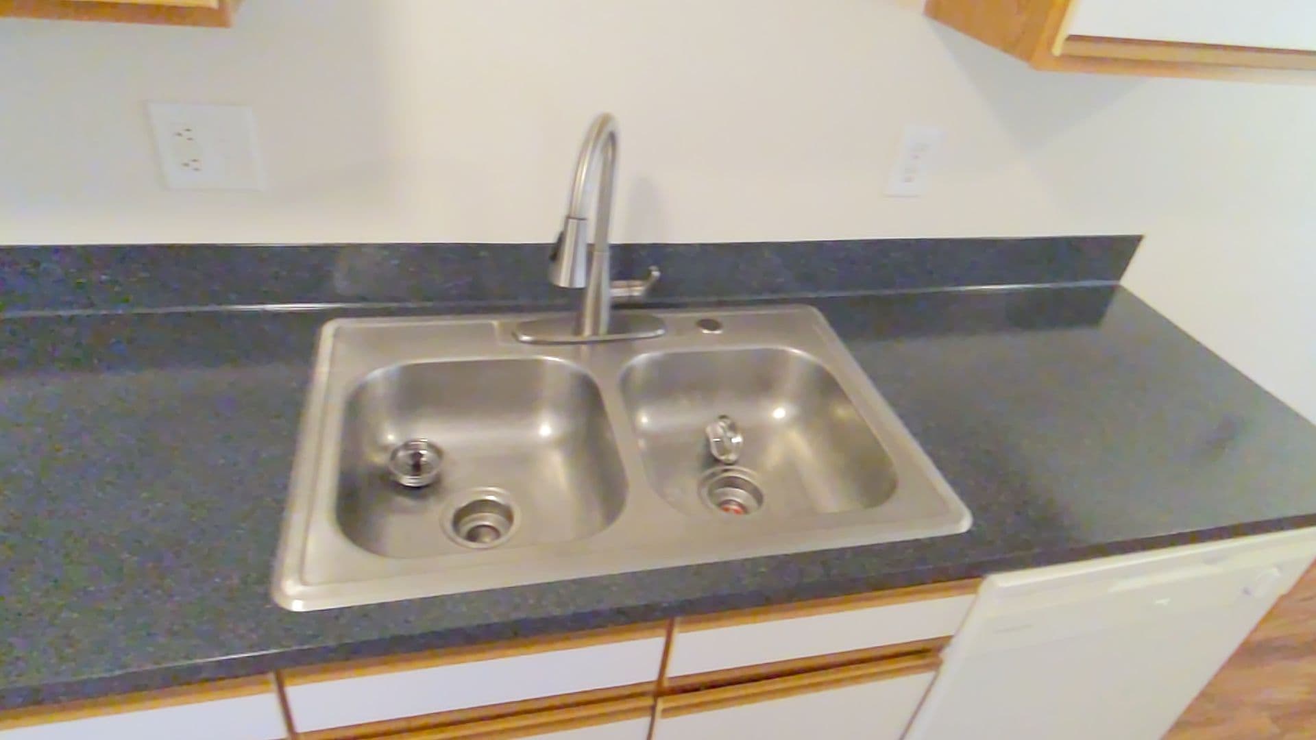 McMinnville Apartment: 1765 SW Tamarack St.