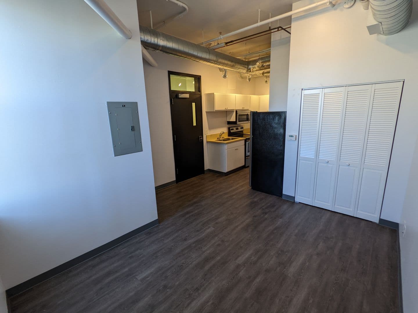 Salem Apartment: 155 Liberty Street NE