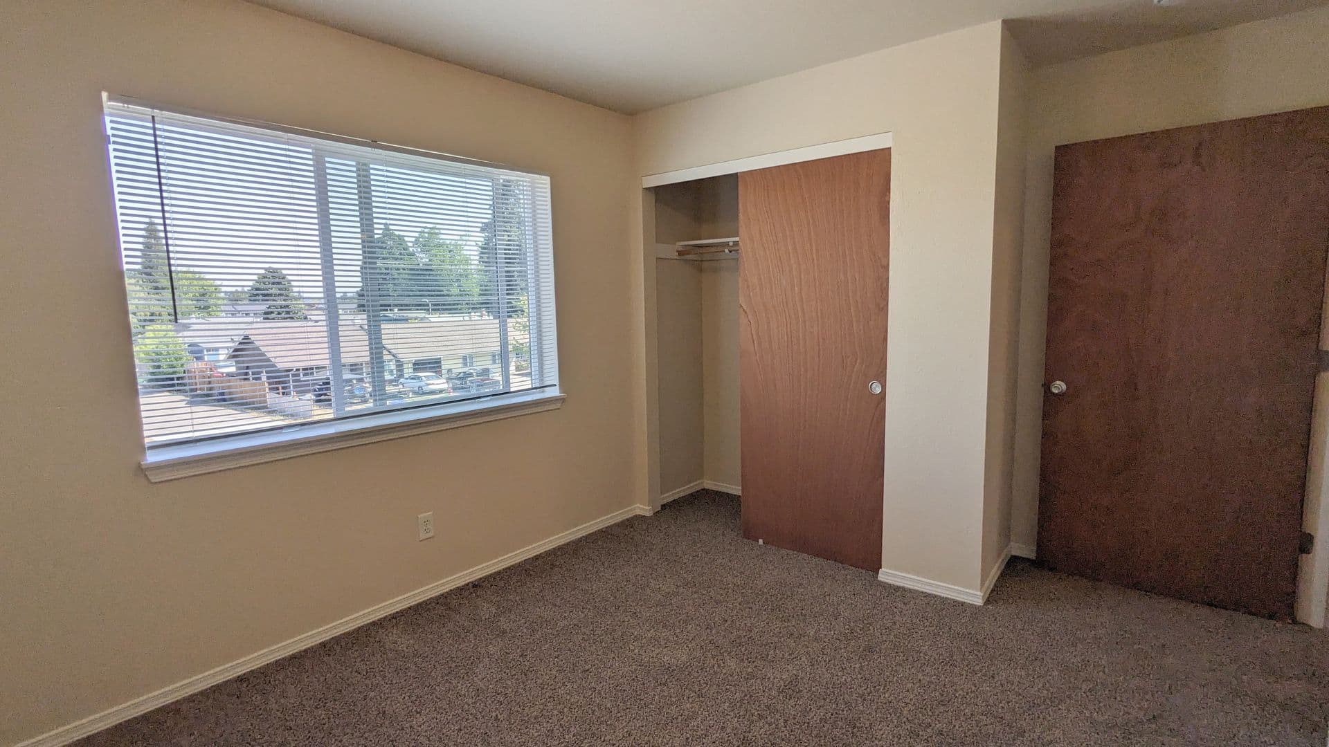 Salem Apartment: 4420-4455 Seaton Lane NE