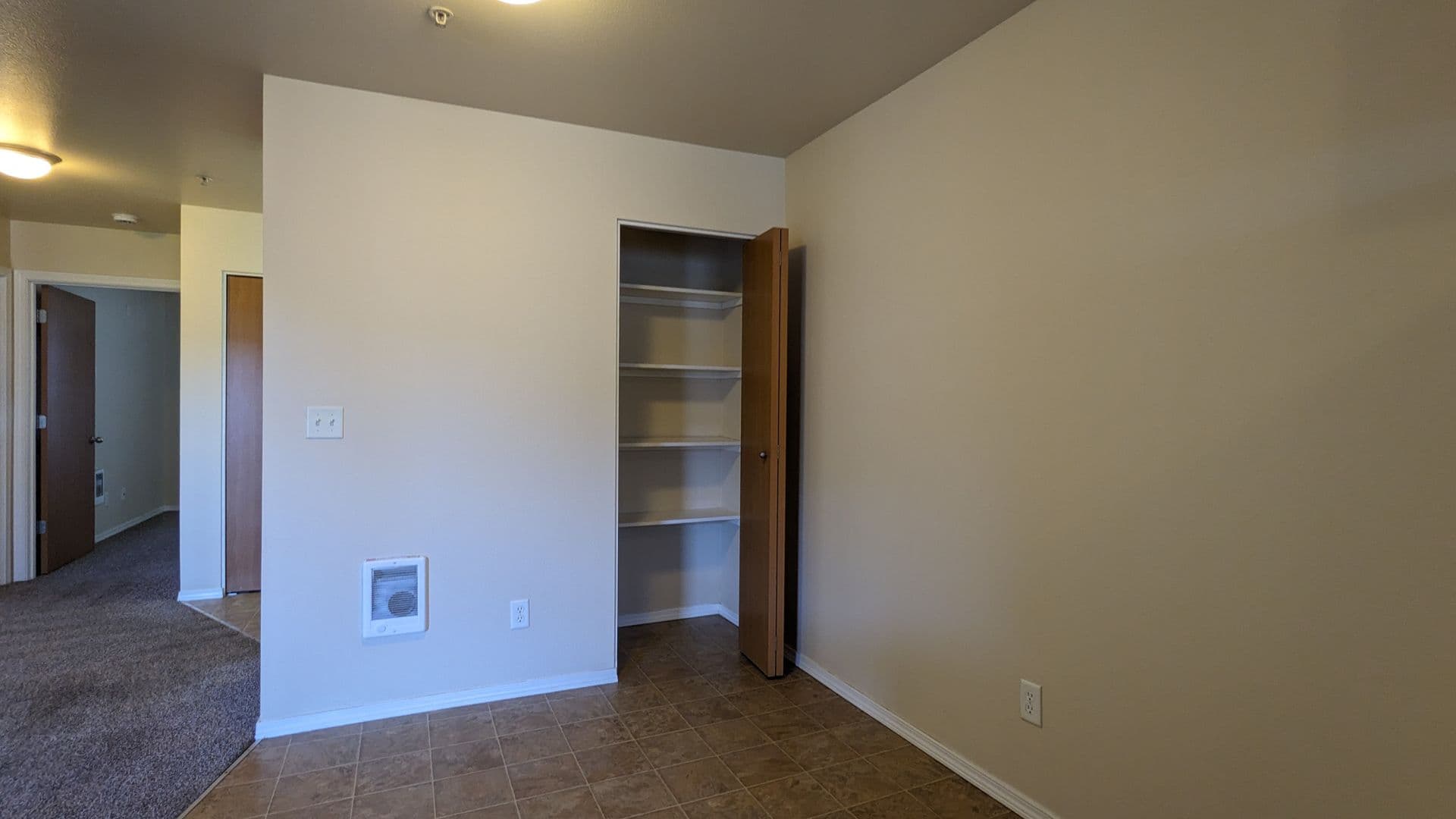Salem Apartment: 4420-4455 Seaton Lane NE