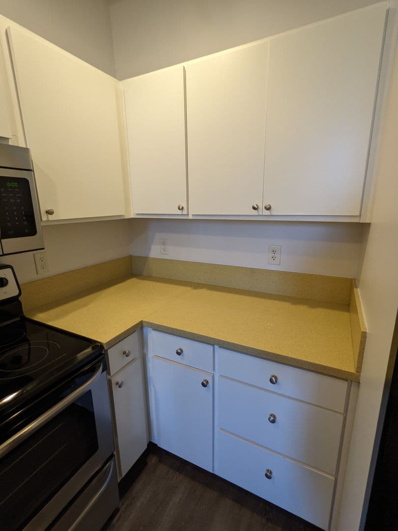 Salem Apartment: 155 Liberty Street NE