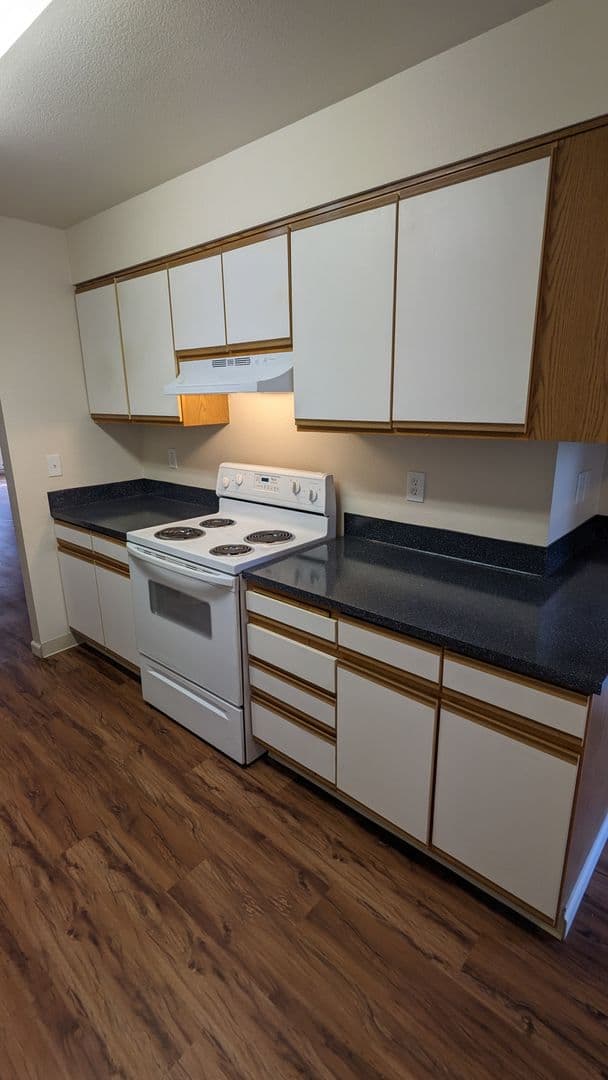 McMinnville Apartment: 1765 SW Tamarack St.
