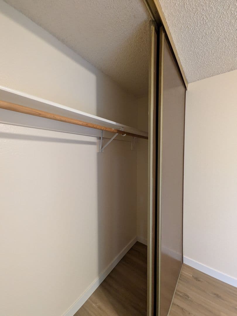Portland Apartment: 4039 SE Holgate Blvd