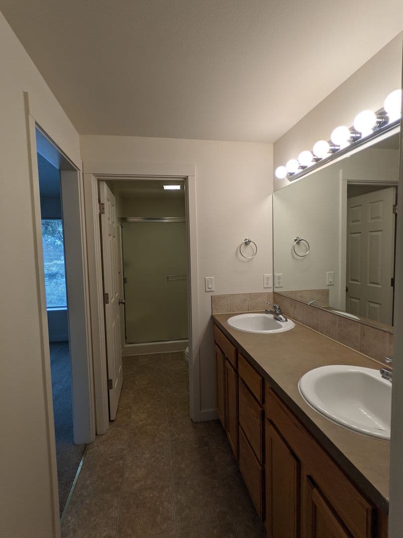 Portland Townhome: 16906 NE Halsey Street