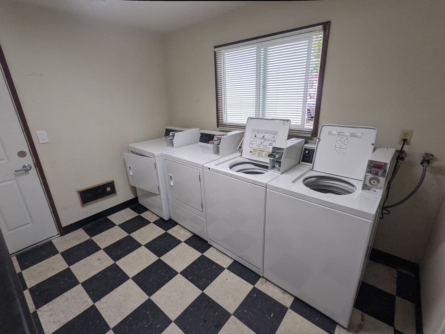 Portland Apartment: 4102-4128 SE Cesar Chavez Blvd