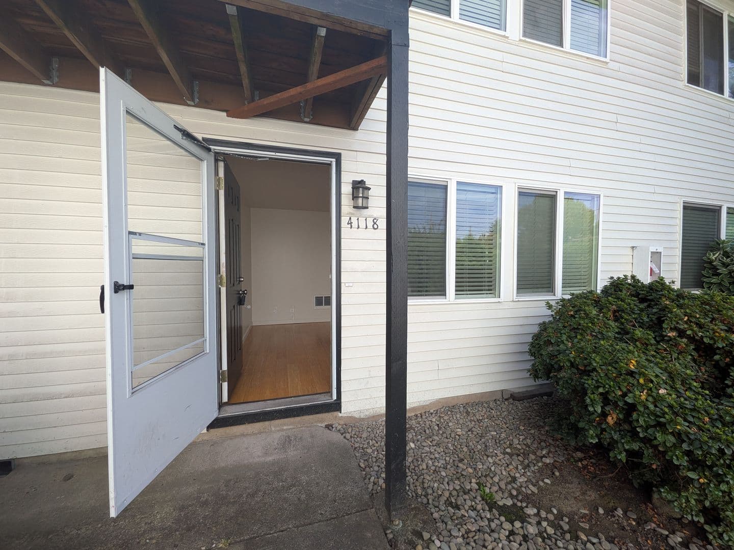 Portland Apartment: 4102-4128 SE Cesar Chavez Blvd