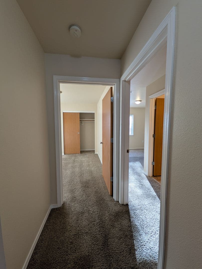 Salem Apartment: 4420-4455 Seaton Lane NE