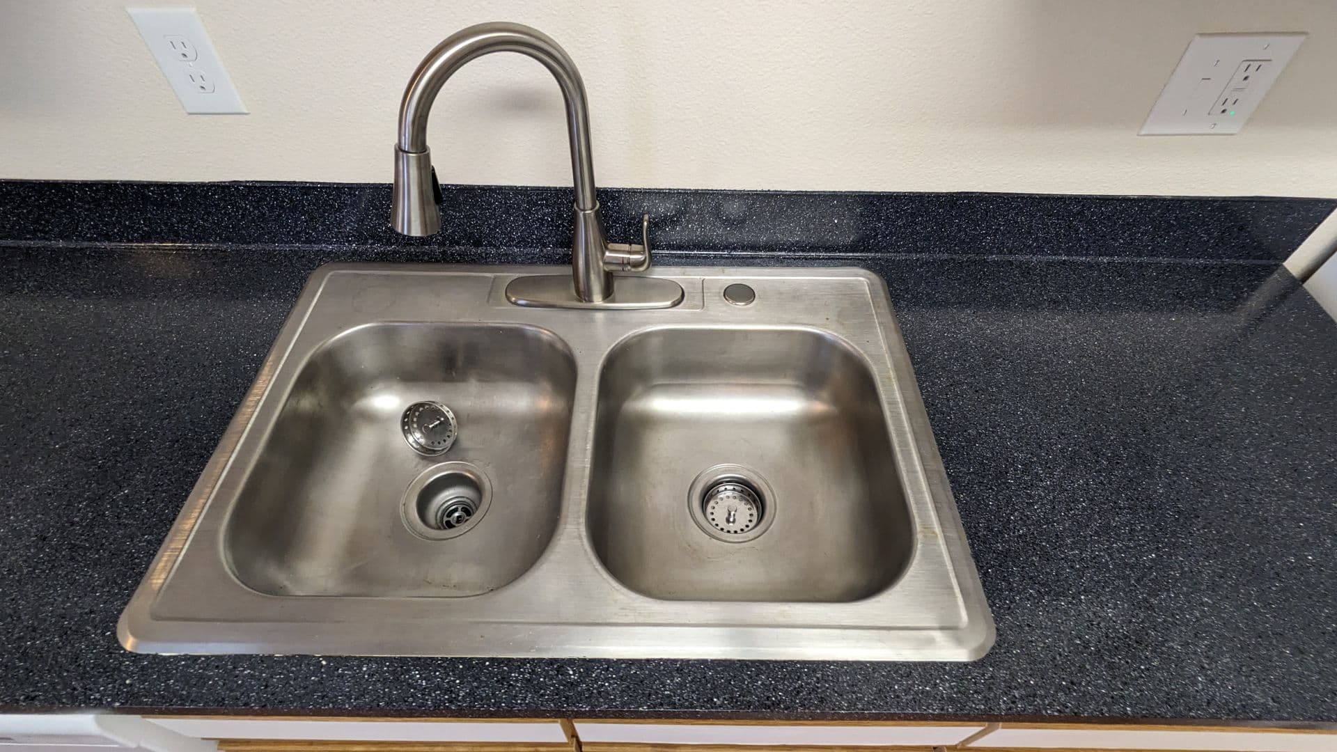McMinnville Apartment: 1765 SW Tamarack St.
