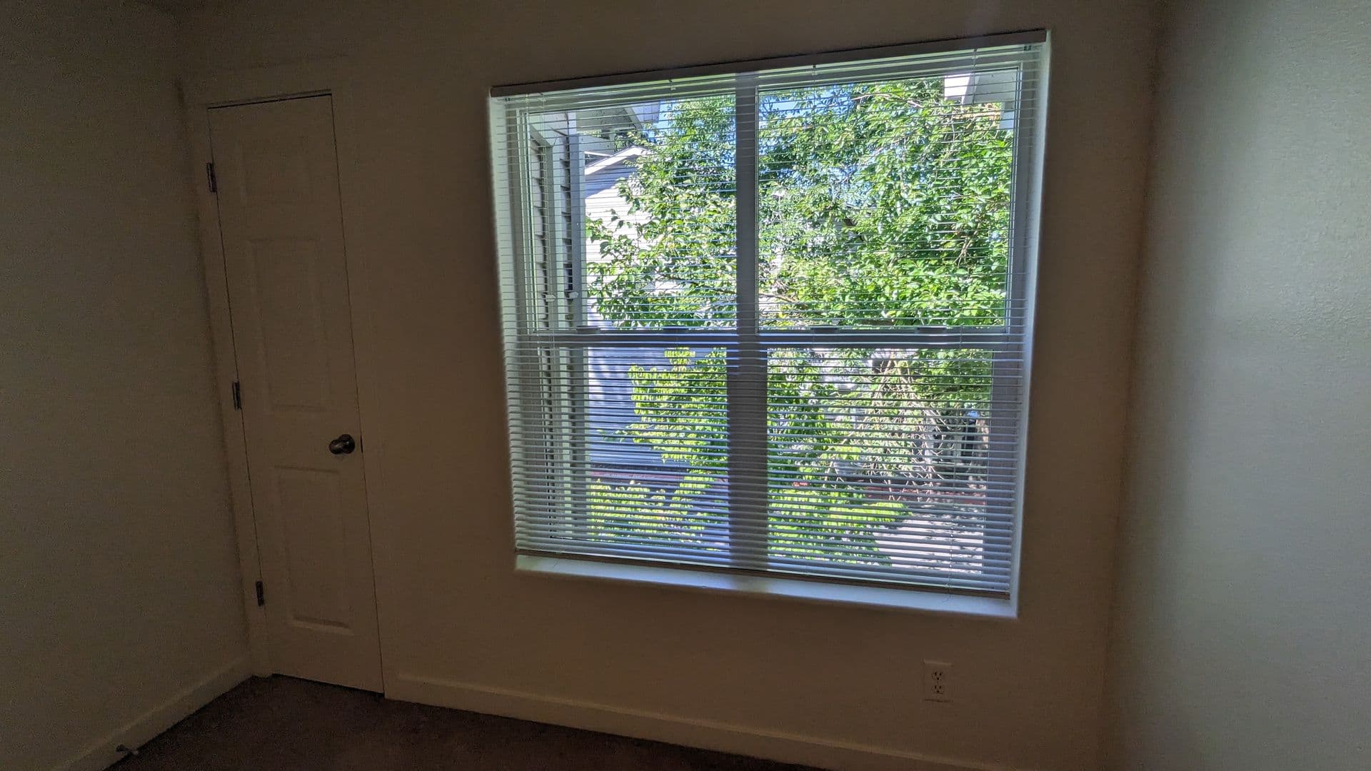 Portland Townhome: 16906 NE Halsey Street