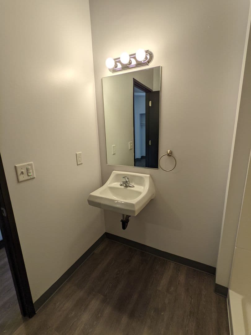 Salem Apartment: 155 Liberty Street NE