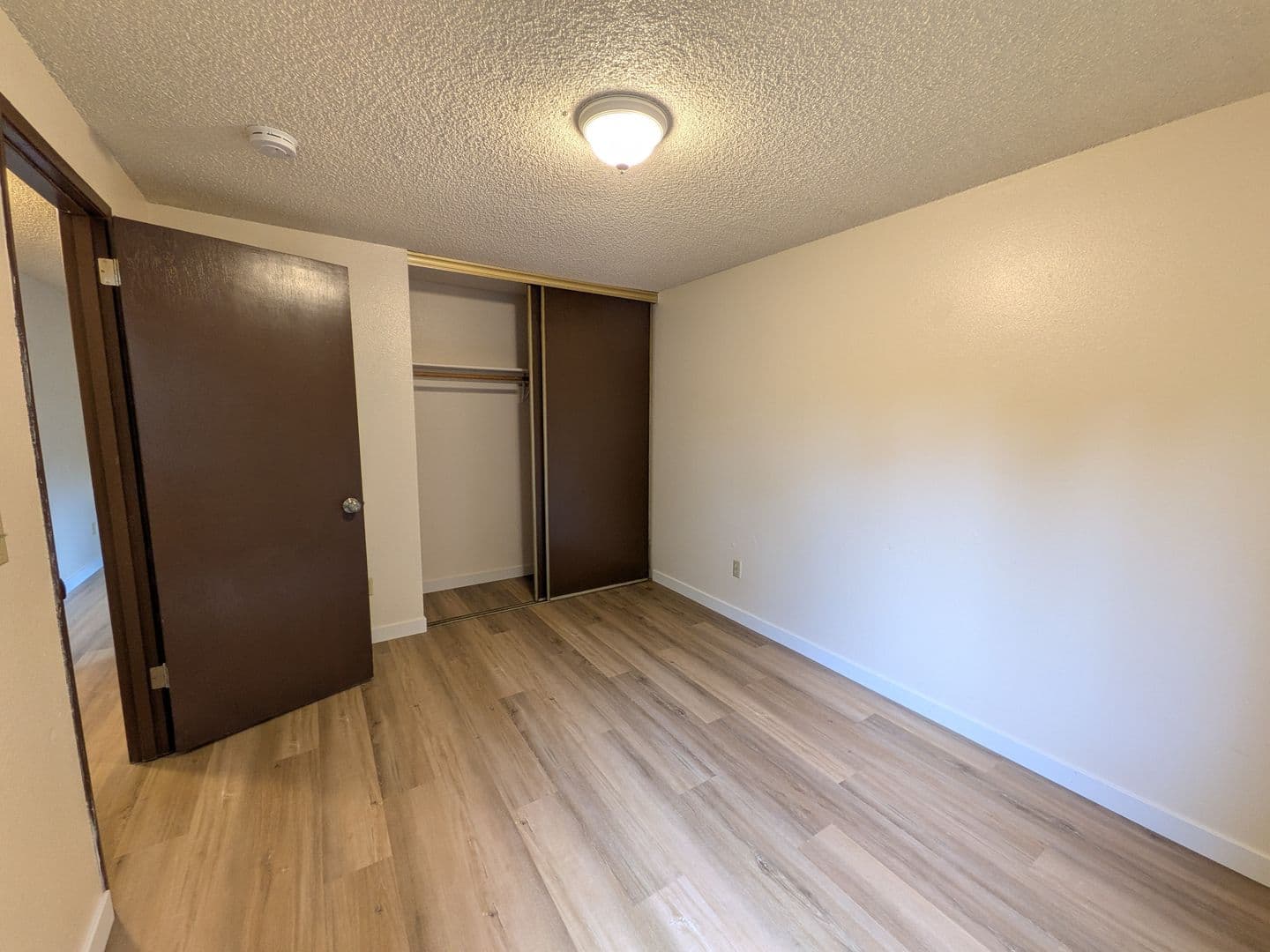 Portland Apartment: 4039 SE Holgate Blvd