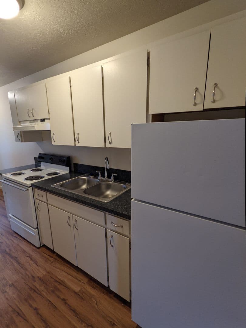 Portland Apartment: 3515 SW 87th Ave. and 3485 SW 87th Ave.