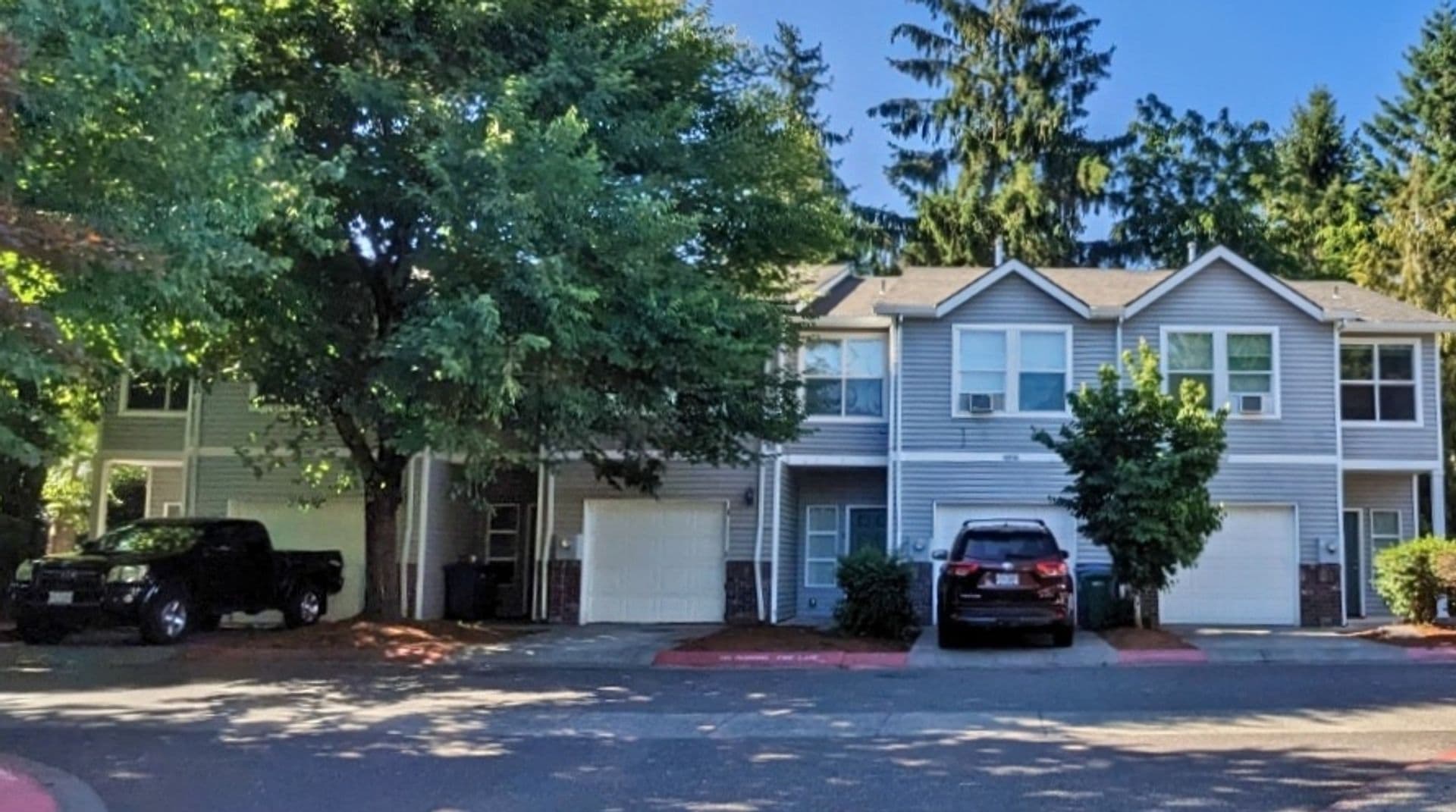 Portland Townhome: 16906 NE Halsey Street