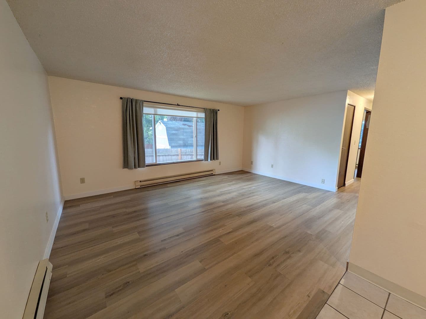 Portland Apartment: 4039 SE Holgate Blvd