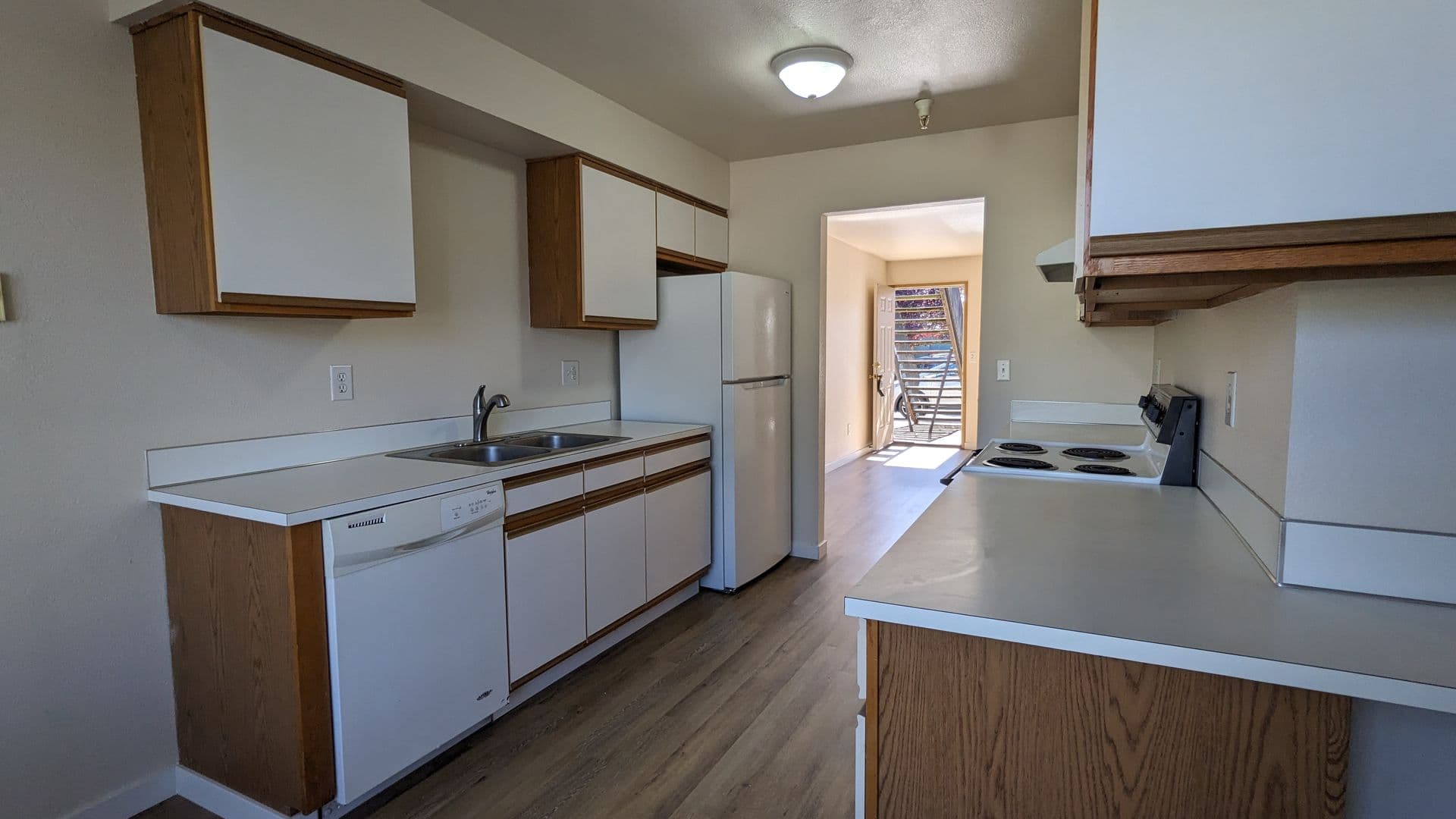 McMinnville Apartment: 1765 SW Tamarack St.