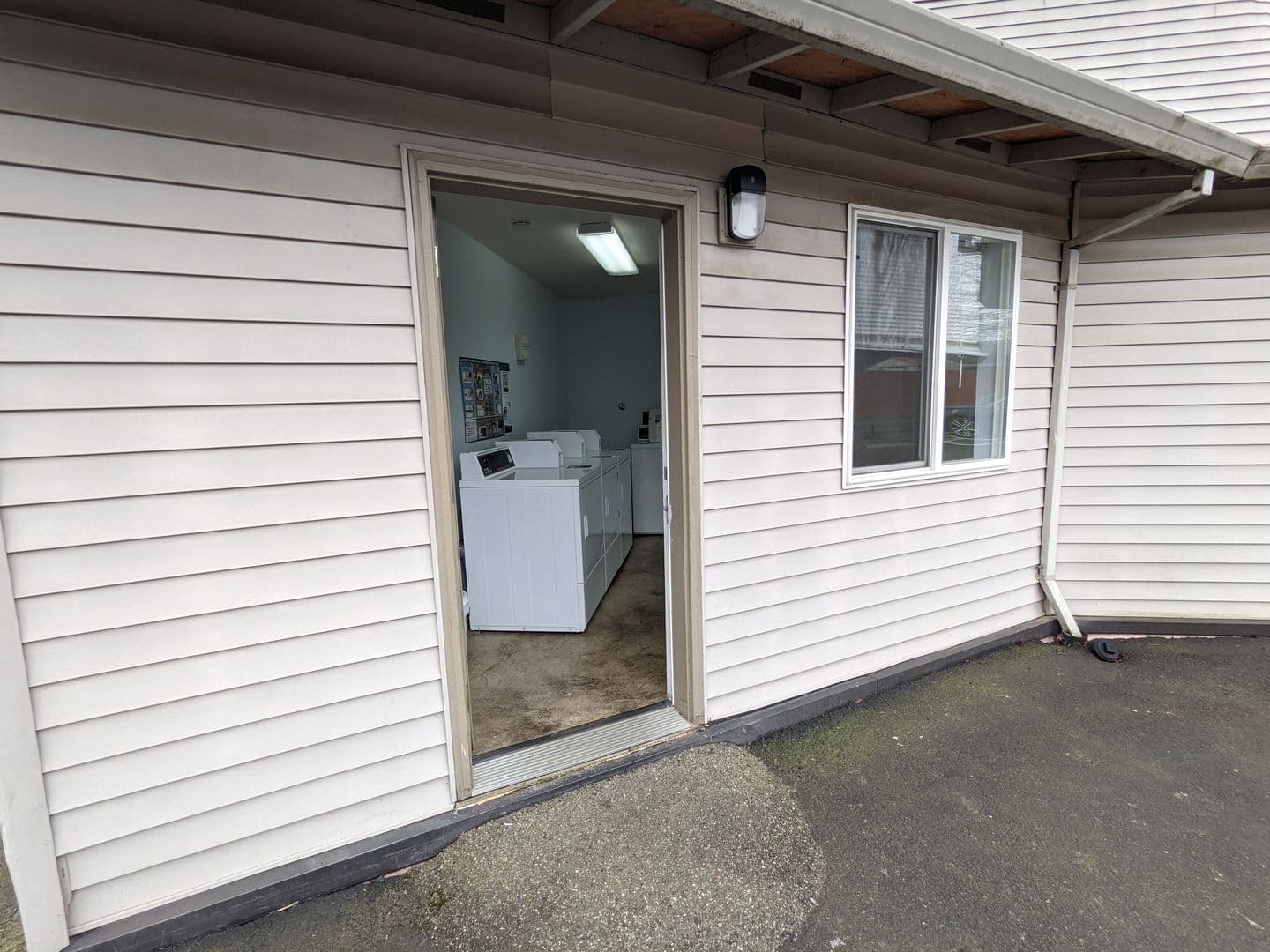 McMinnville Apartment: 1765 SW Tamarack St.
