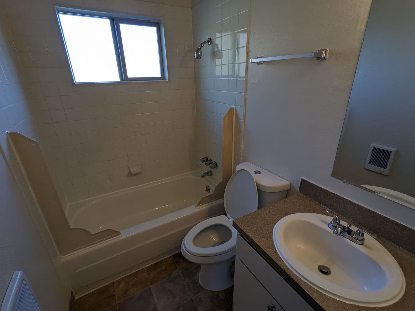 Hillsboro Apartment: 1184 NE Turner Drive