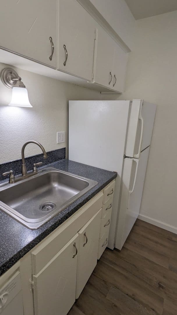 Beaverton Apartment: 6320 SW Lombard Ave