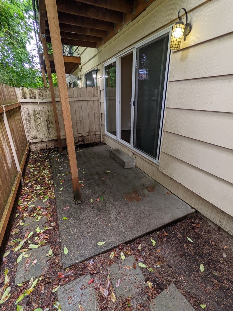 Beaverton Apartment: 6320 SW Lombard Ave
