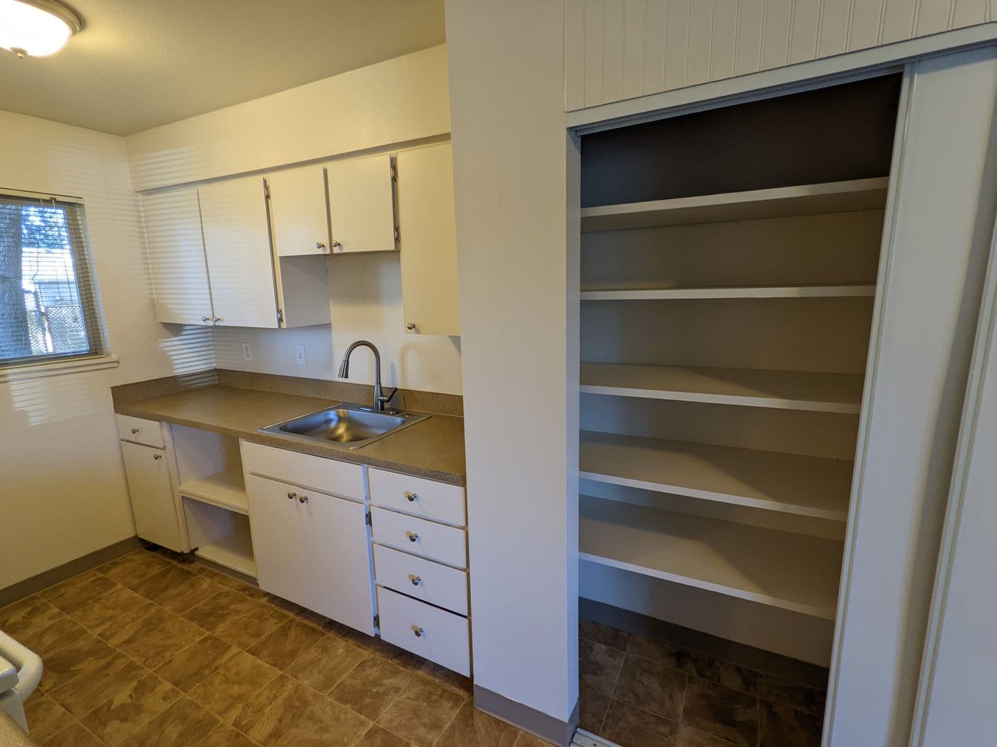 Hillsboro Apartment: 1184 NE Turner Drive