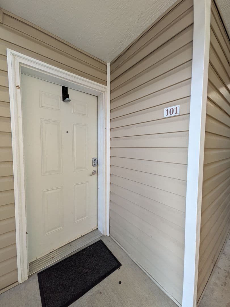 Salem Apartment: 4420-4455 Seaton Lane NE