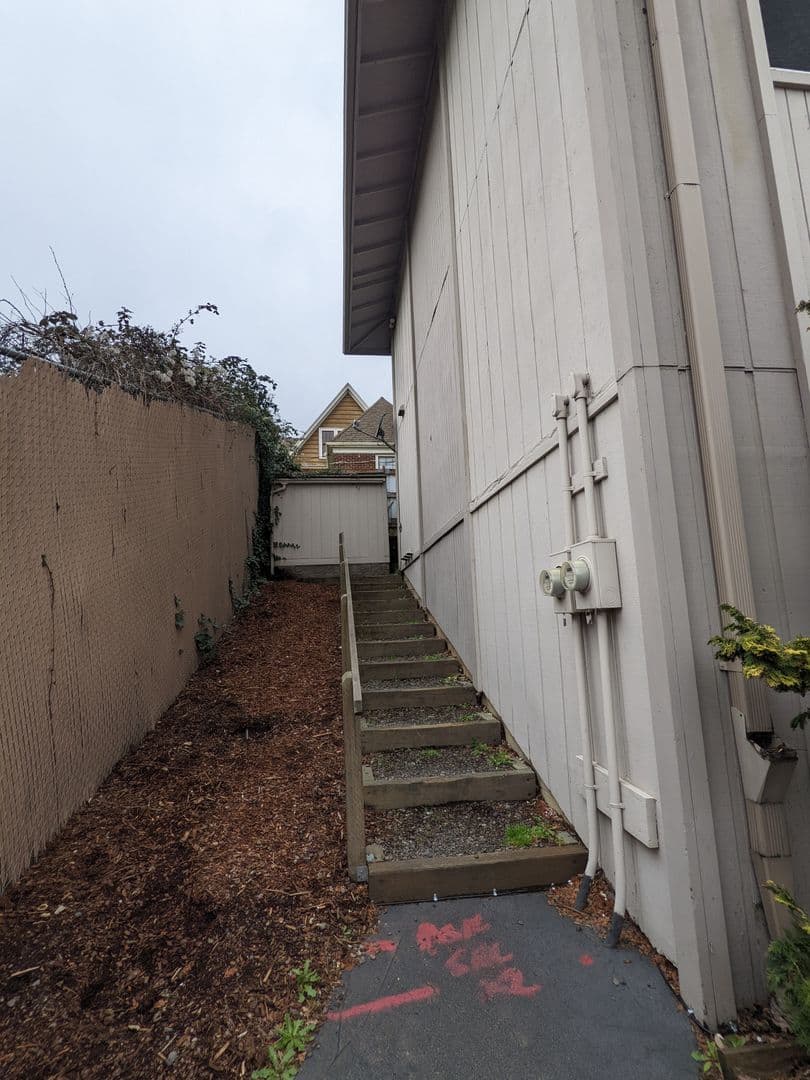 Portland Apartment: 4405-4425 SE 15th Ave