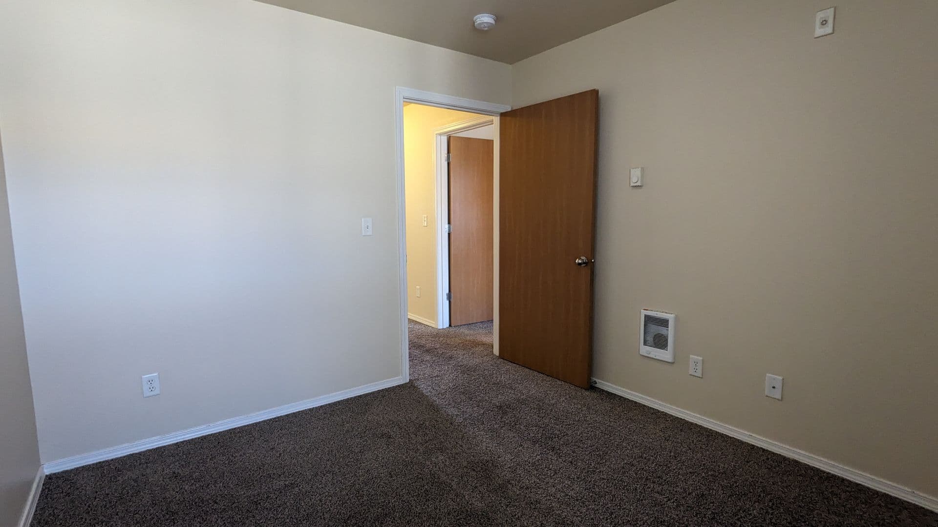Salem Apartment: 4420-4455 Seaton Lane NE