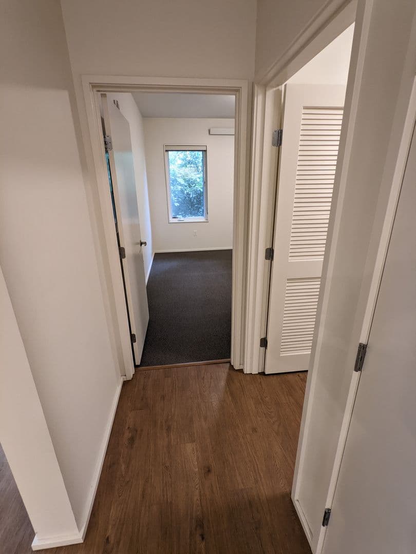 Portland Apartment: 3939 S Viewpoint Terrace