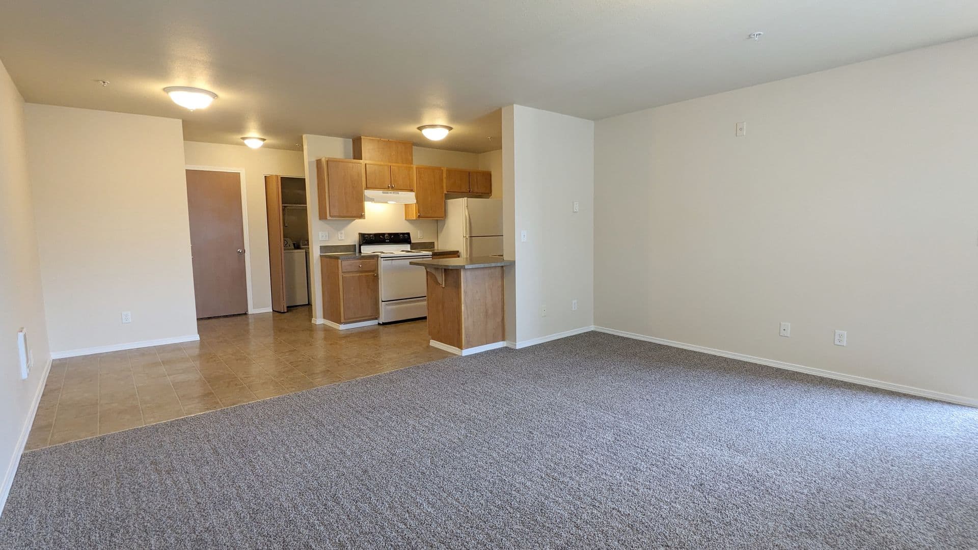 Salem Apartment: 4420-4455 Seaton Lane NE