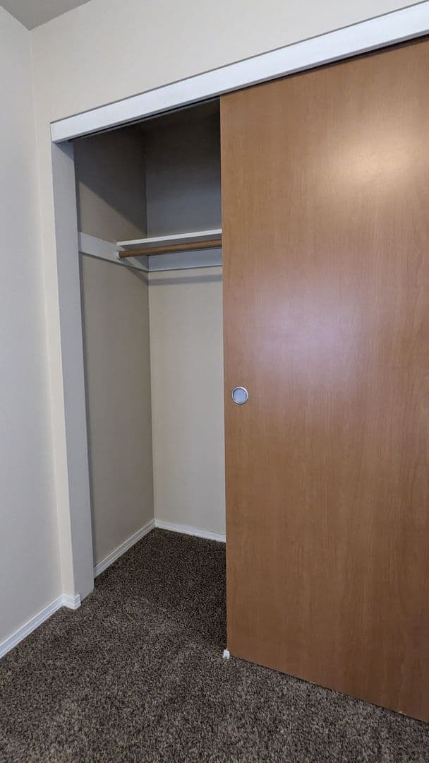 Salem Apartment: 4420-4455 Seaton Lane NE