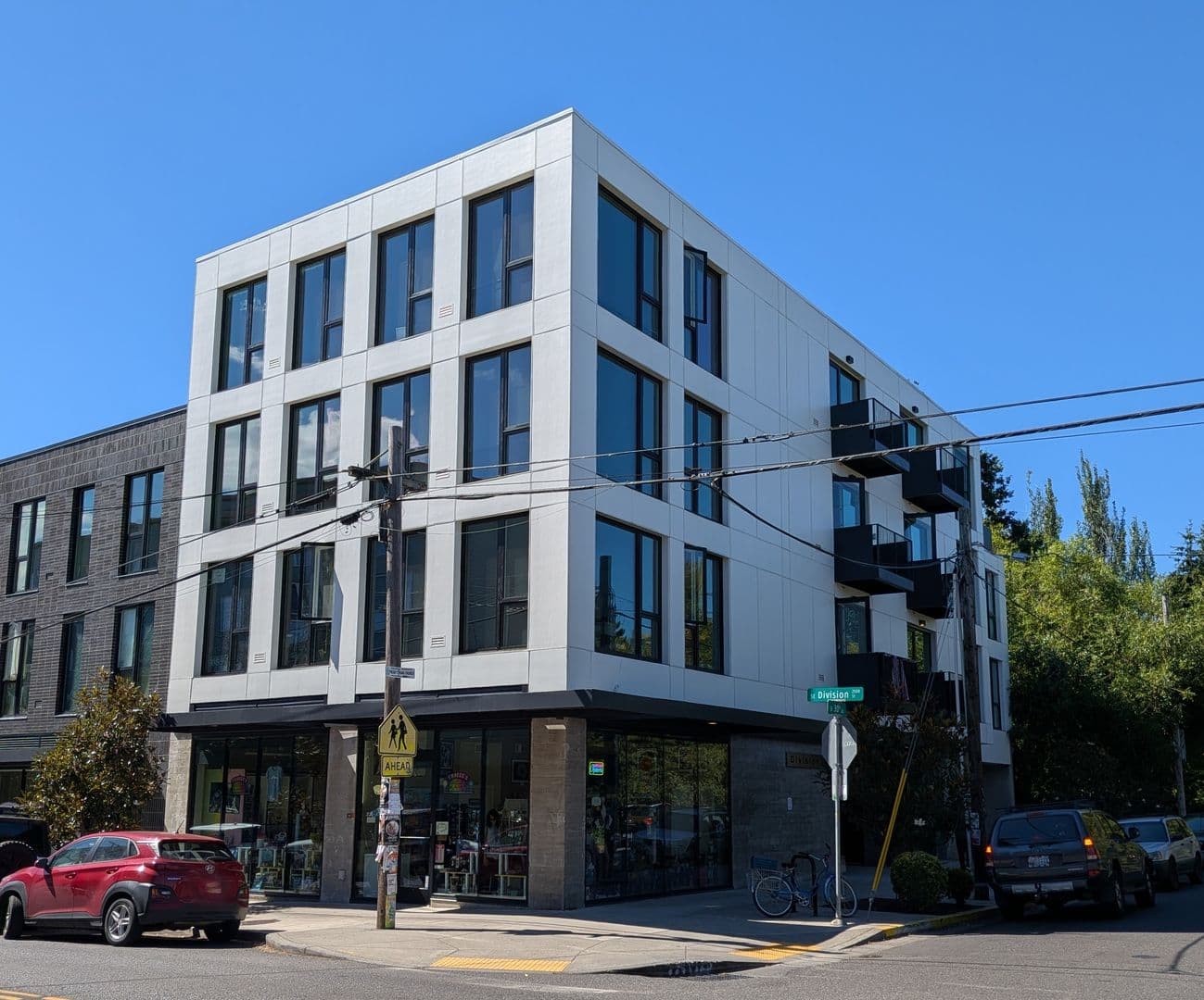 Portland Apartment: 2475 SE 30th Avenue