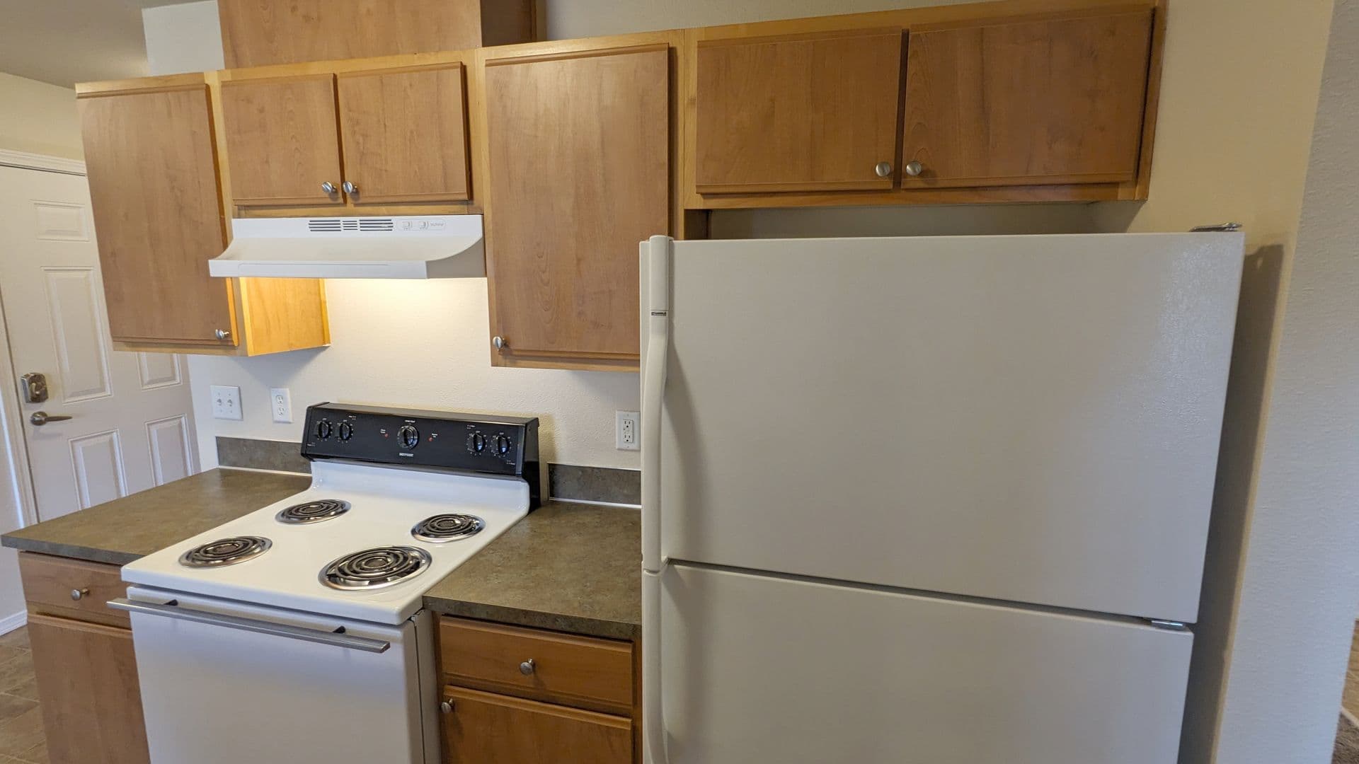 Salem Apartment: 4420-4455 Seaton Lane NE