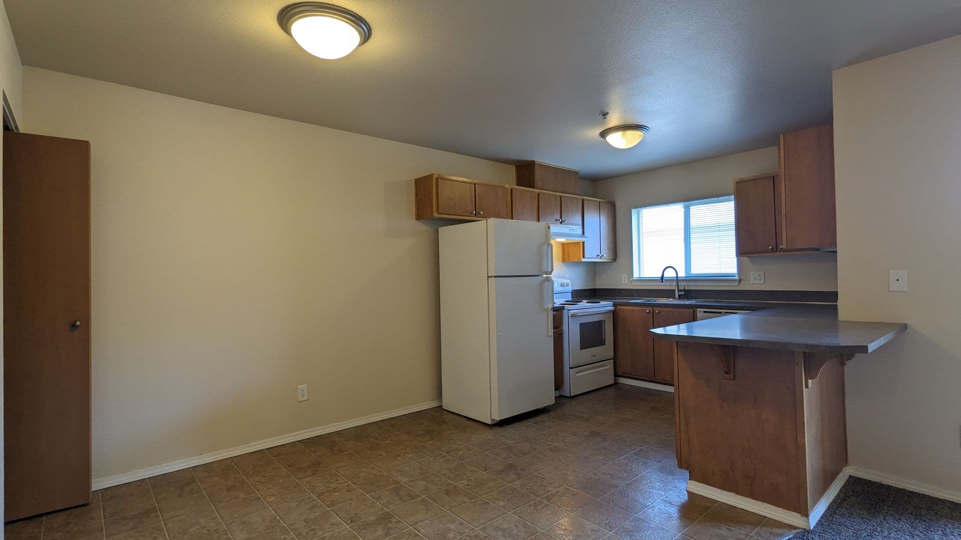 Salem Apartment: 4420-4455 Seaton Lane NE