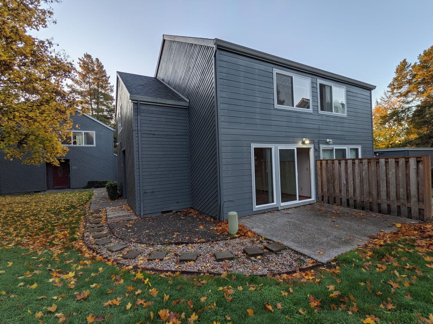 Beaverton Multiplex: 4450 SW Stoddard Drive