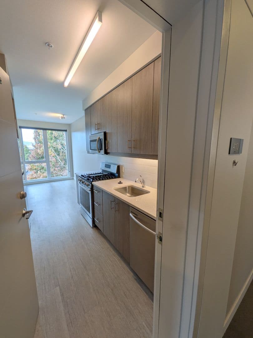 Portland Apartment: 2880 SE Division St