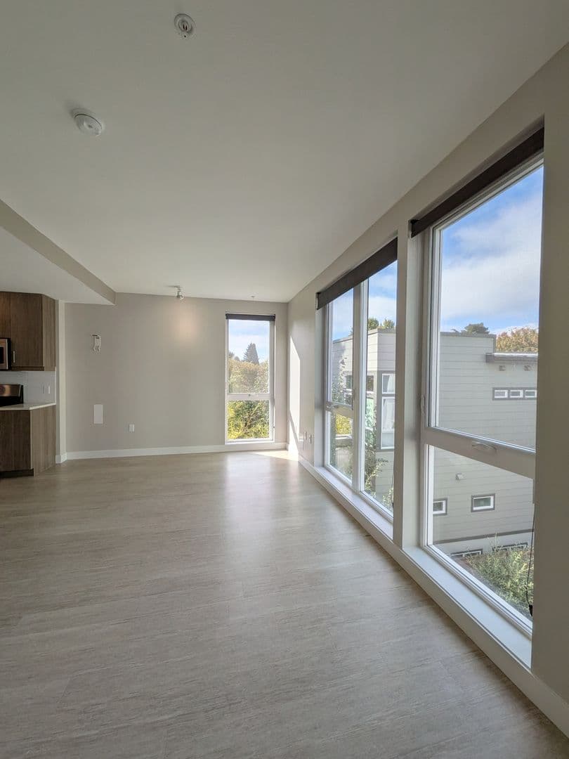 Portland Apartment: 2880 SE Division St