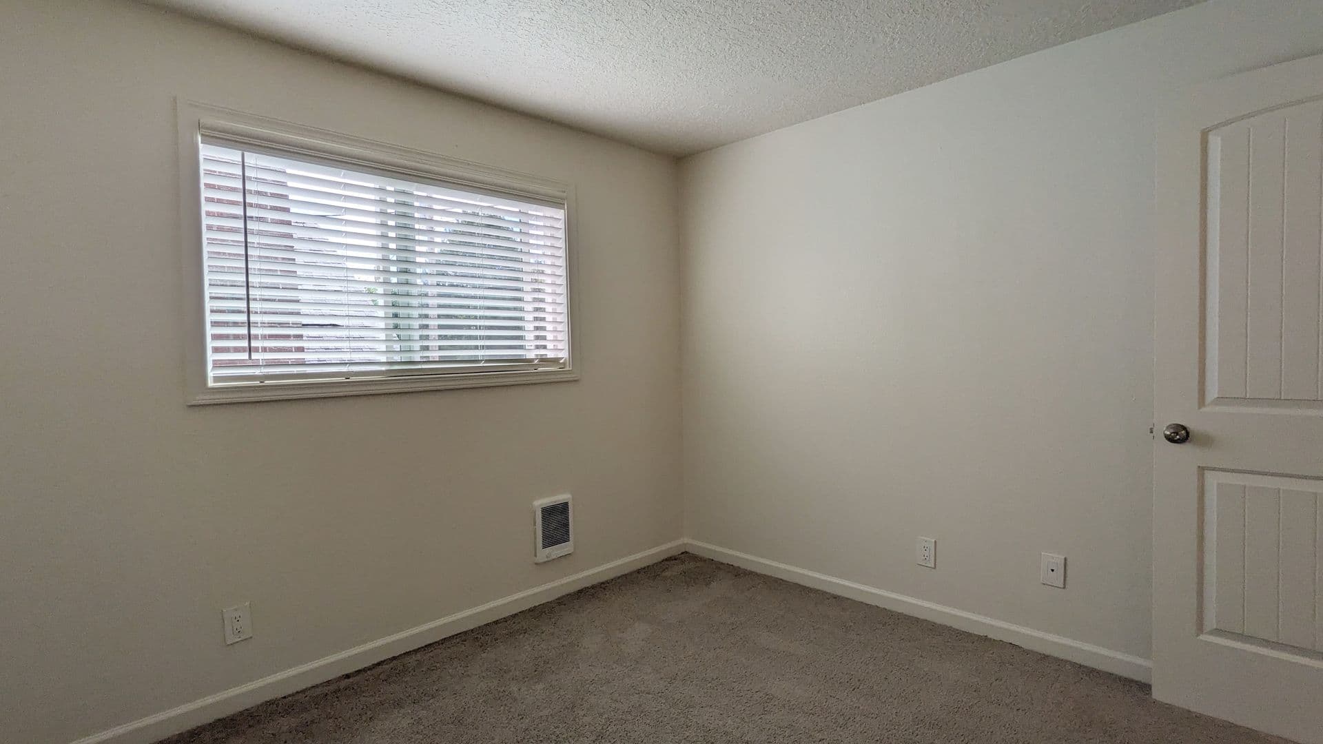 Portland Apartment: 4102-4128 SE Cesar Chavez Blvd