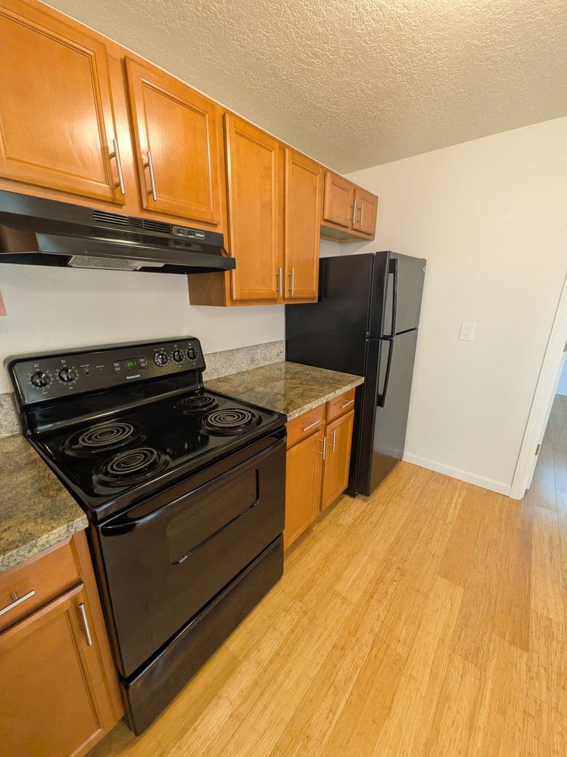 Portland Apartment: 4102-4128 SE Cesar Chavez Blvd