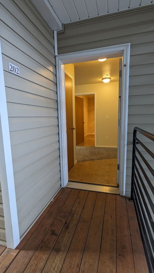 Salem Apartment: 4420-4455 Seaton Lane NE