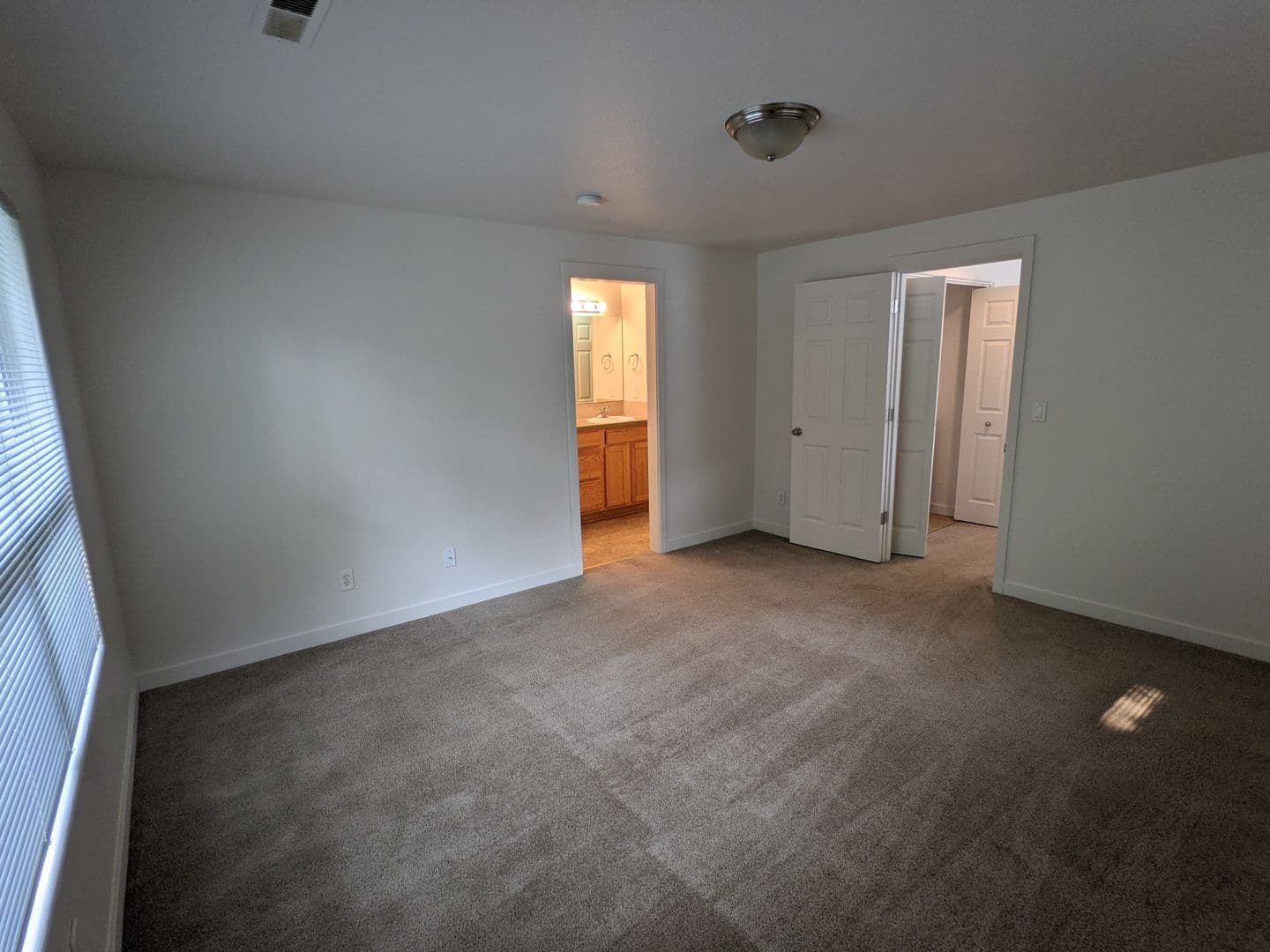 Portland Townhome: 16906 NE Halsey Street