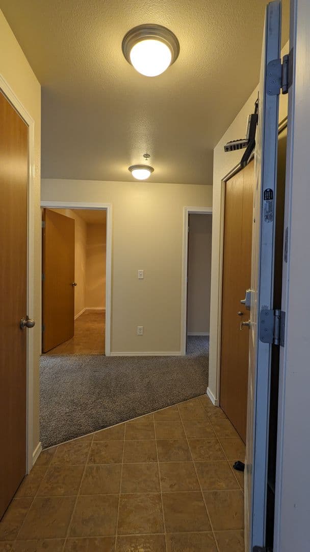 Salem Apartment: 4420-4455 Seaton Lane NE