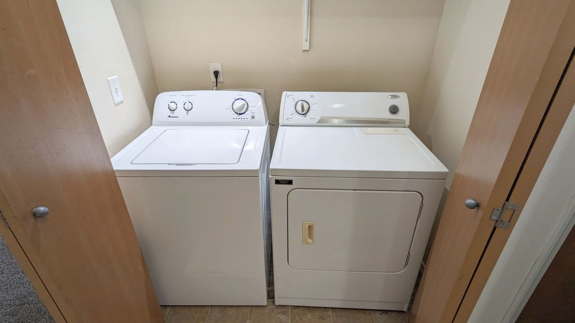 Salem Apartment: 4420-4455 Seaton Lane NE