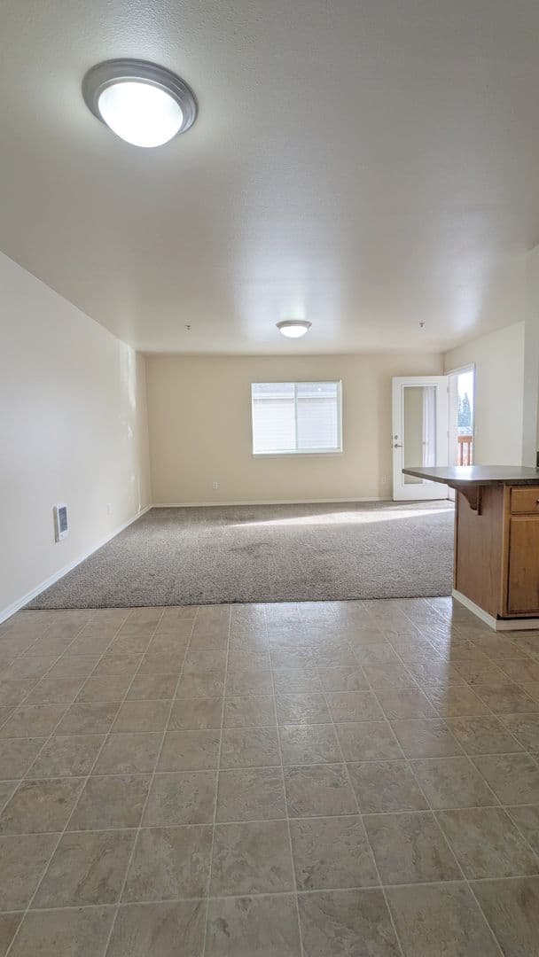 Salem Apartment: 4420-4455 Seaton Lane NE