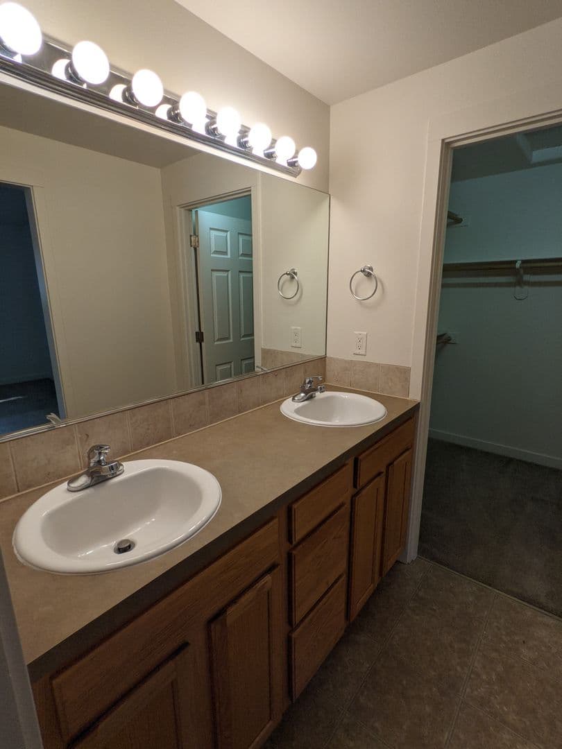 Portland Townhome: 16906 NE Halsey Street