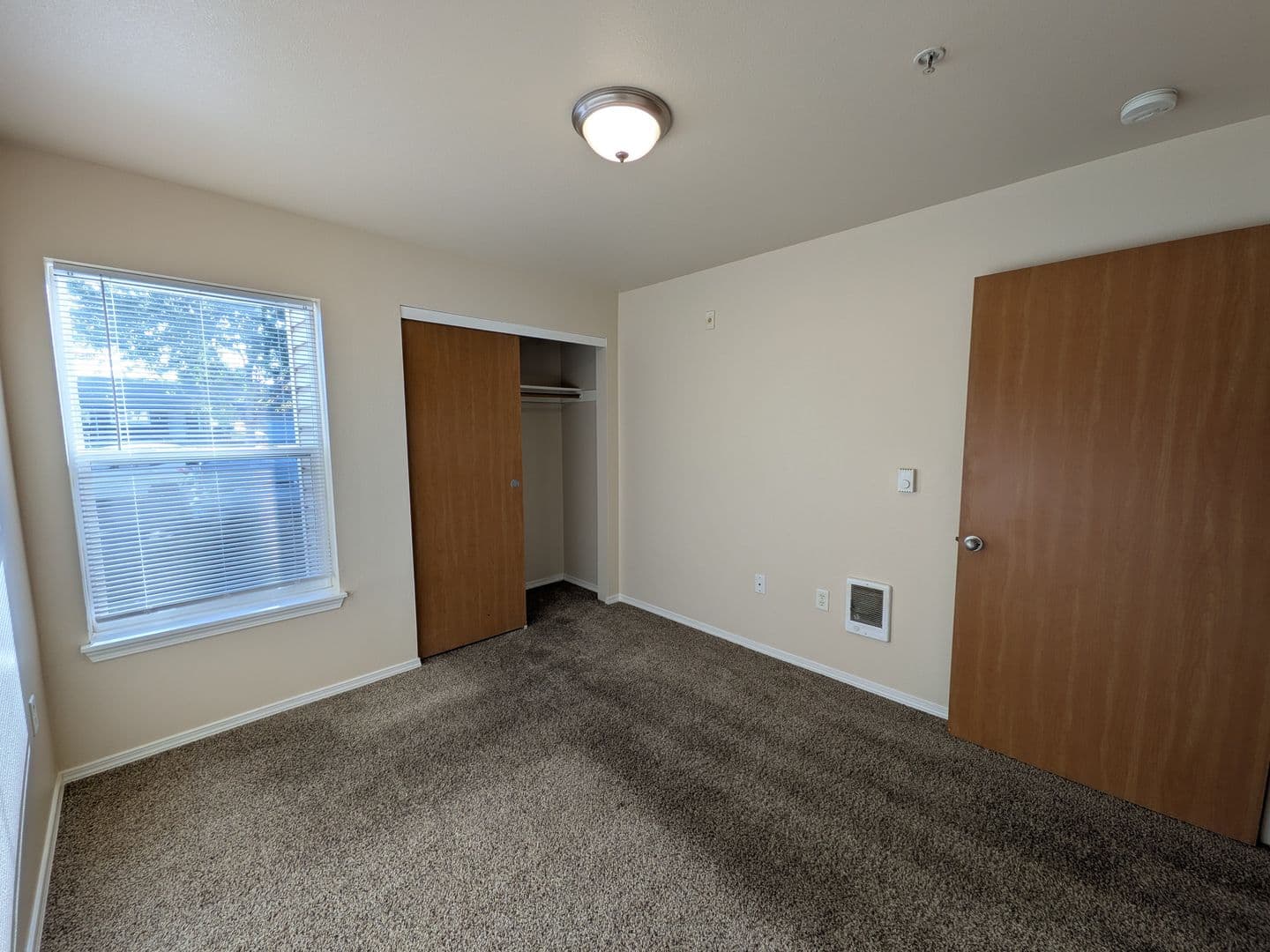 Salem Apartment: 4420-4455 Seaton Lane NE