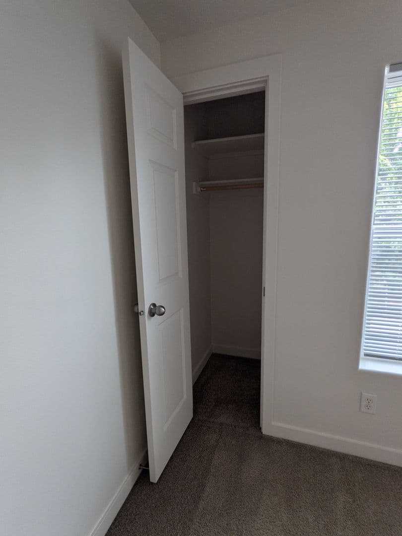 Portland Townhome: 16906 NE Halsey Street