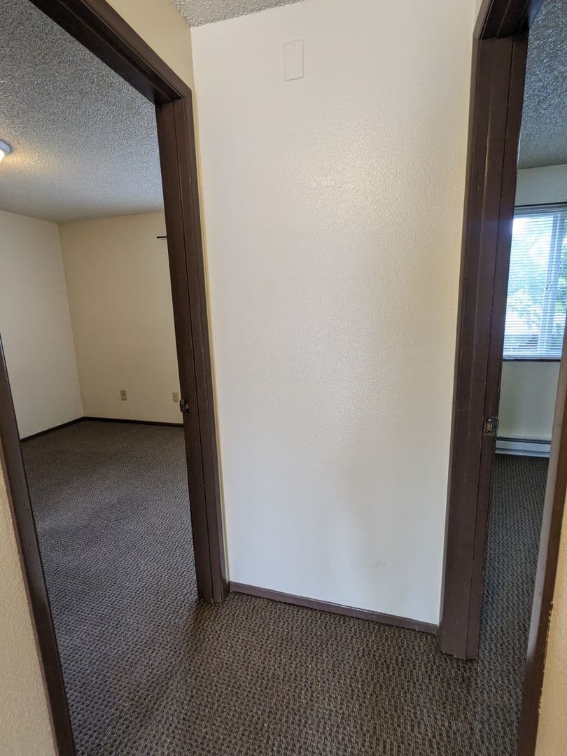 Portland Apartment: 4039 SE Holgate Blvd